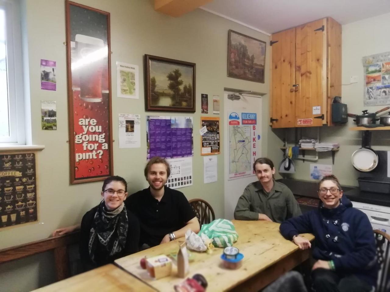 Macgabhainns Backpackers Hostel Kilkenny Buitenkant foto